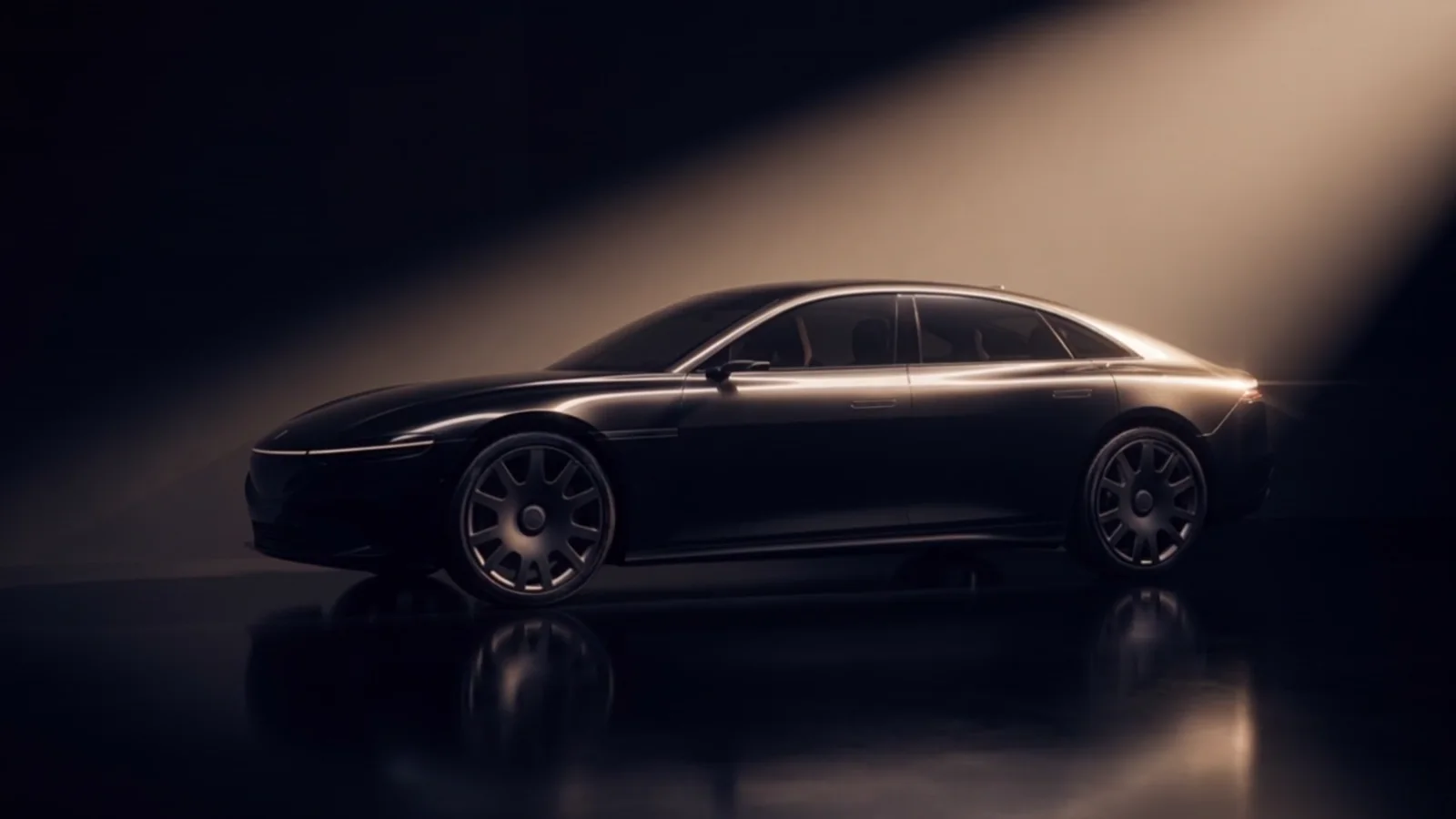 Un gran turismo coupé negro revelado por un único haz de luz dorado champán en un estudio completamente negro.
